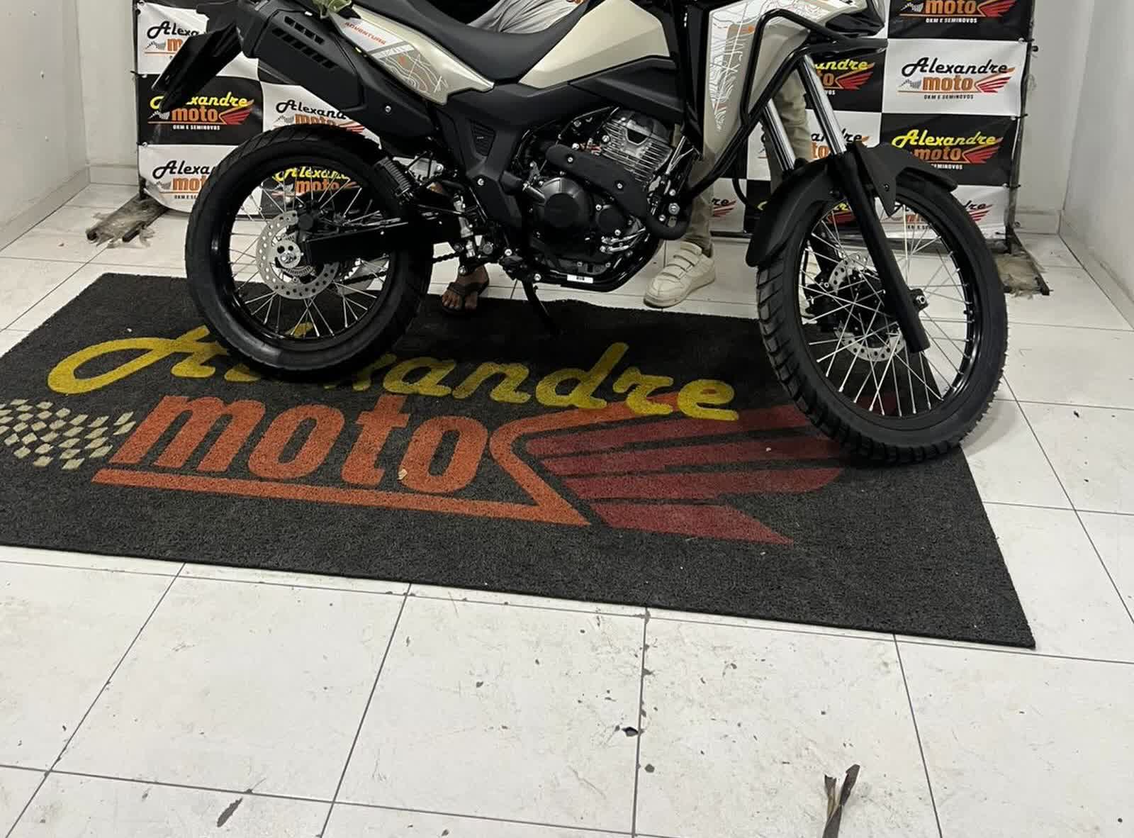 Honda Sahara 300 entregue pela Alexandre Motos